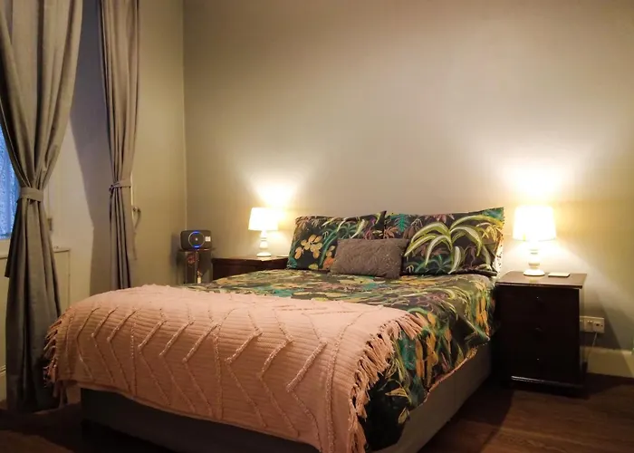 1 Bedrooms Flat In Central Edinburgh Haymarket, Heart Of Edinburgh Flat Sleeps 4 ,