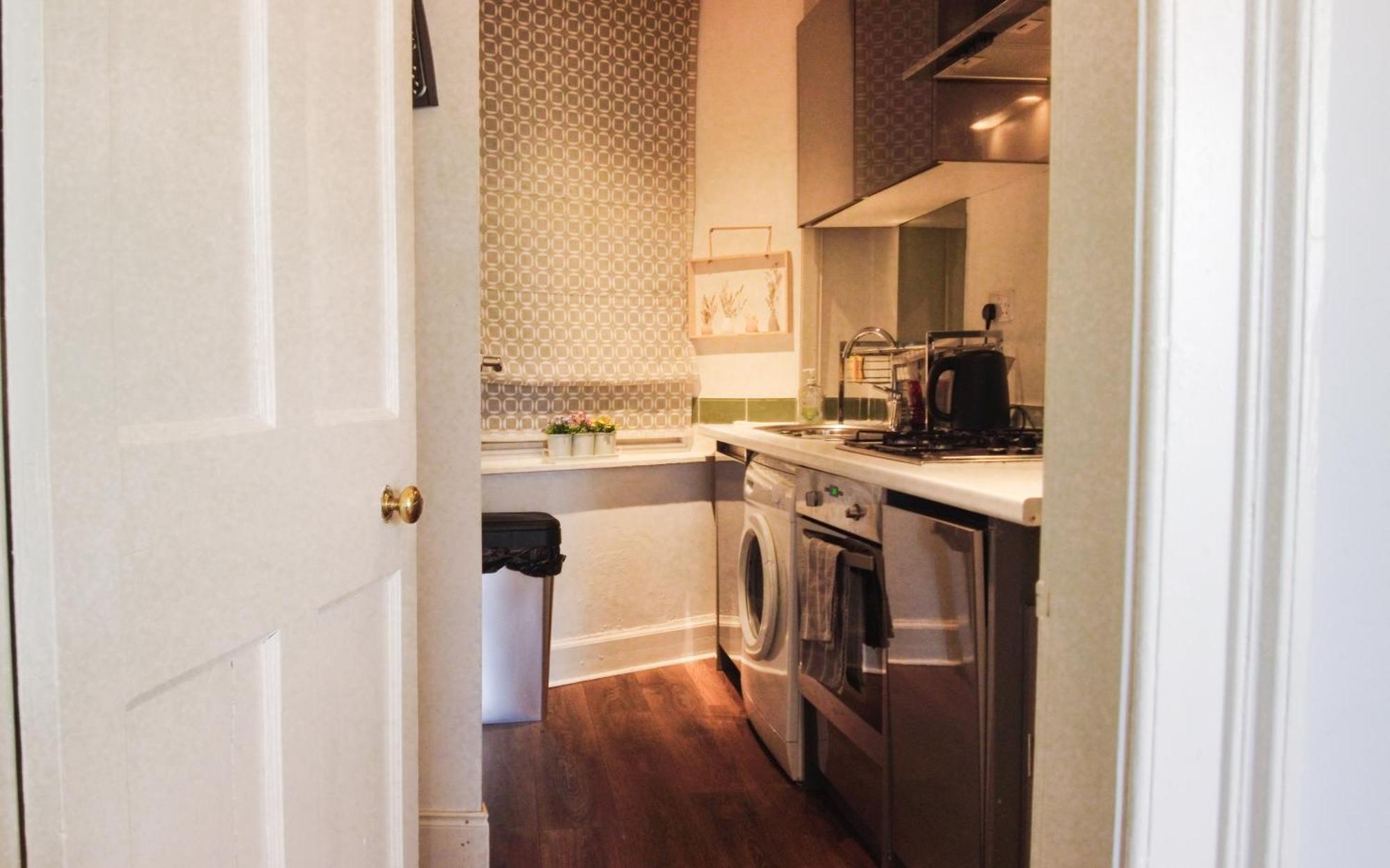 1 Bedrooms Flat In Haymarket, Heart Of Flat Sleeps 4 , Edimburgo