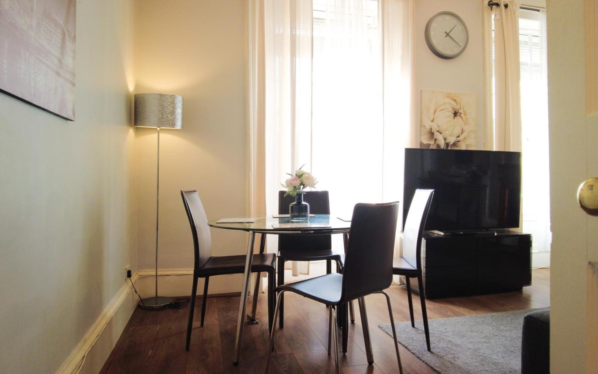 Apartamento 1 Bedrooms Flat In Haymarket, Heart Of Flat Sleeps 4 , Edimburgo