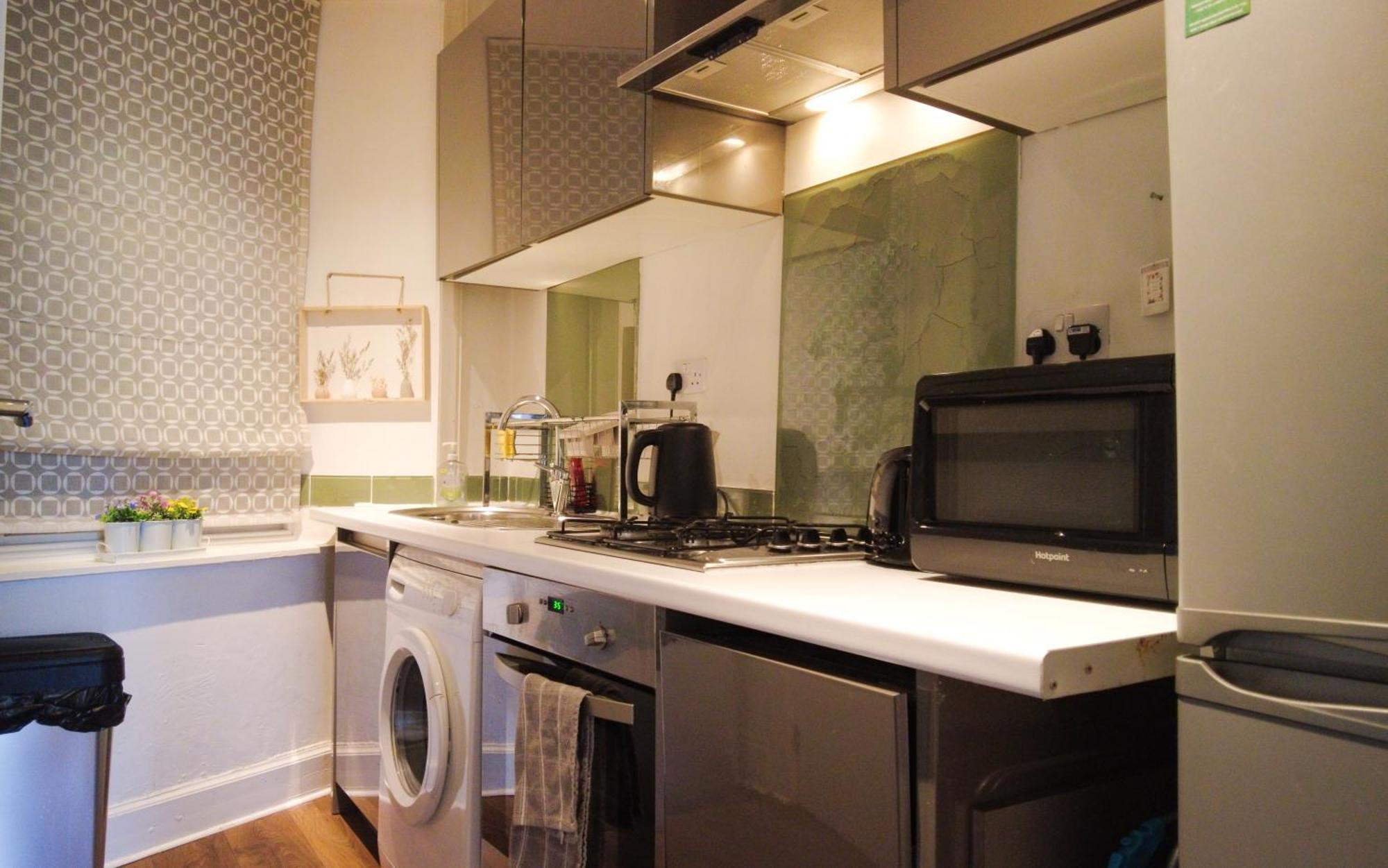 1 Bedrooms Flat In Haymarket, Heart Of Flat Sleeps 4 , Edimburgo